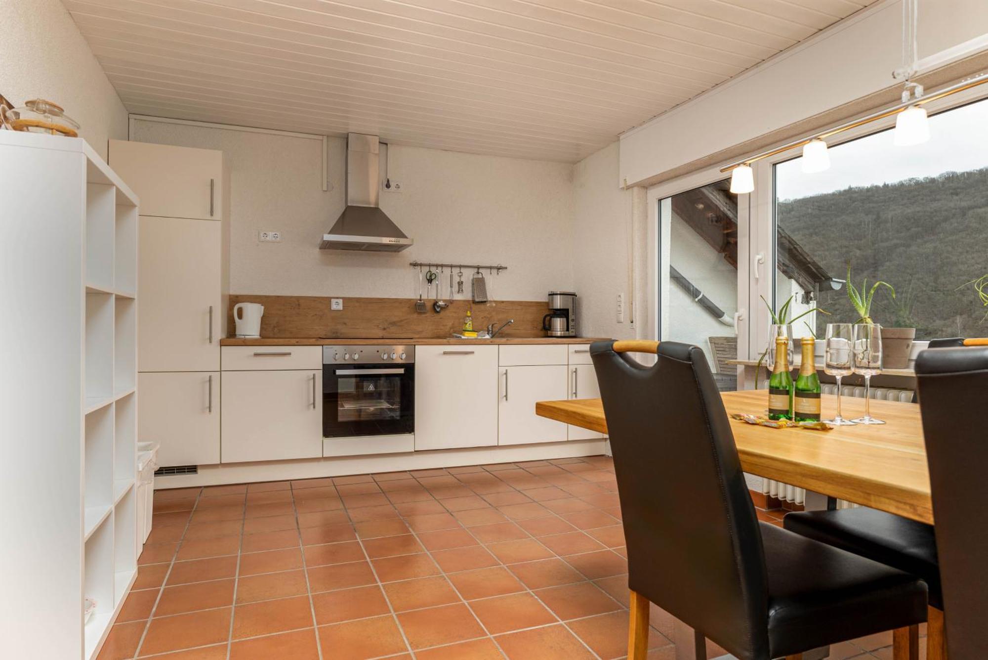 Riesling Appartement For 2 - 4 People - Billiards - Balcony With Mosel View - Parking - Wine Barrel Bar - Fully Equipped Kitchen - Netflix - Waiputv - 3 Km From Cochem Klotten Exterior foto