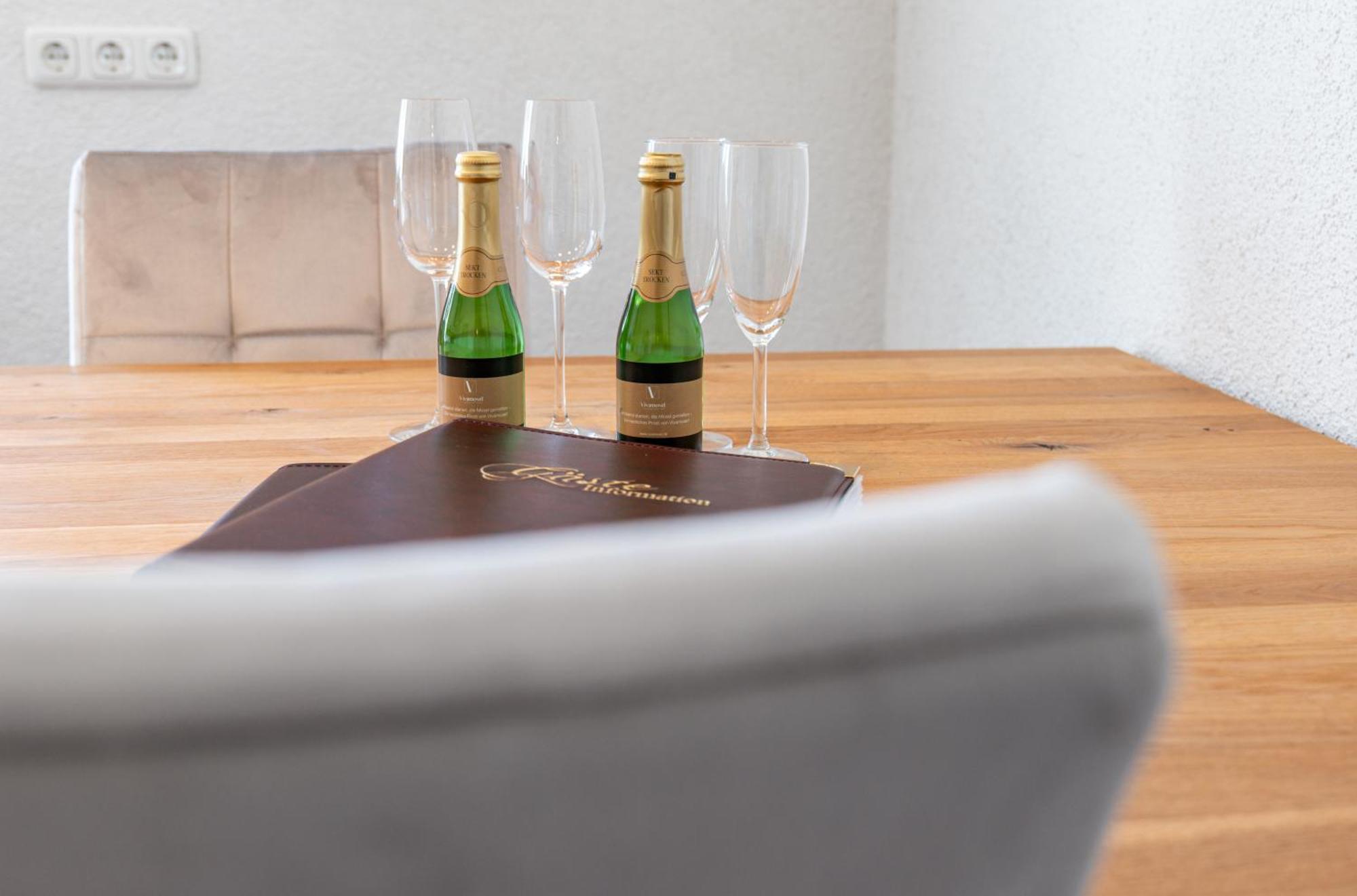 Riesling Appartement For 2 - 4 People - Billiards - Balcony With Mosel View - Parking - Wine Barrel Bar - Fully Equipped Kitchen - Netflix - Waiputv - 3 Km From Cochem Klotten Exterior foto